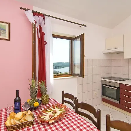 Ante Apartment *