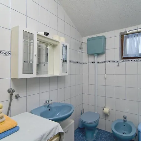 Apartment Ante *