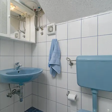 Apartment Ante *